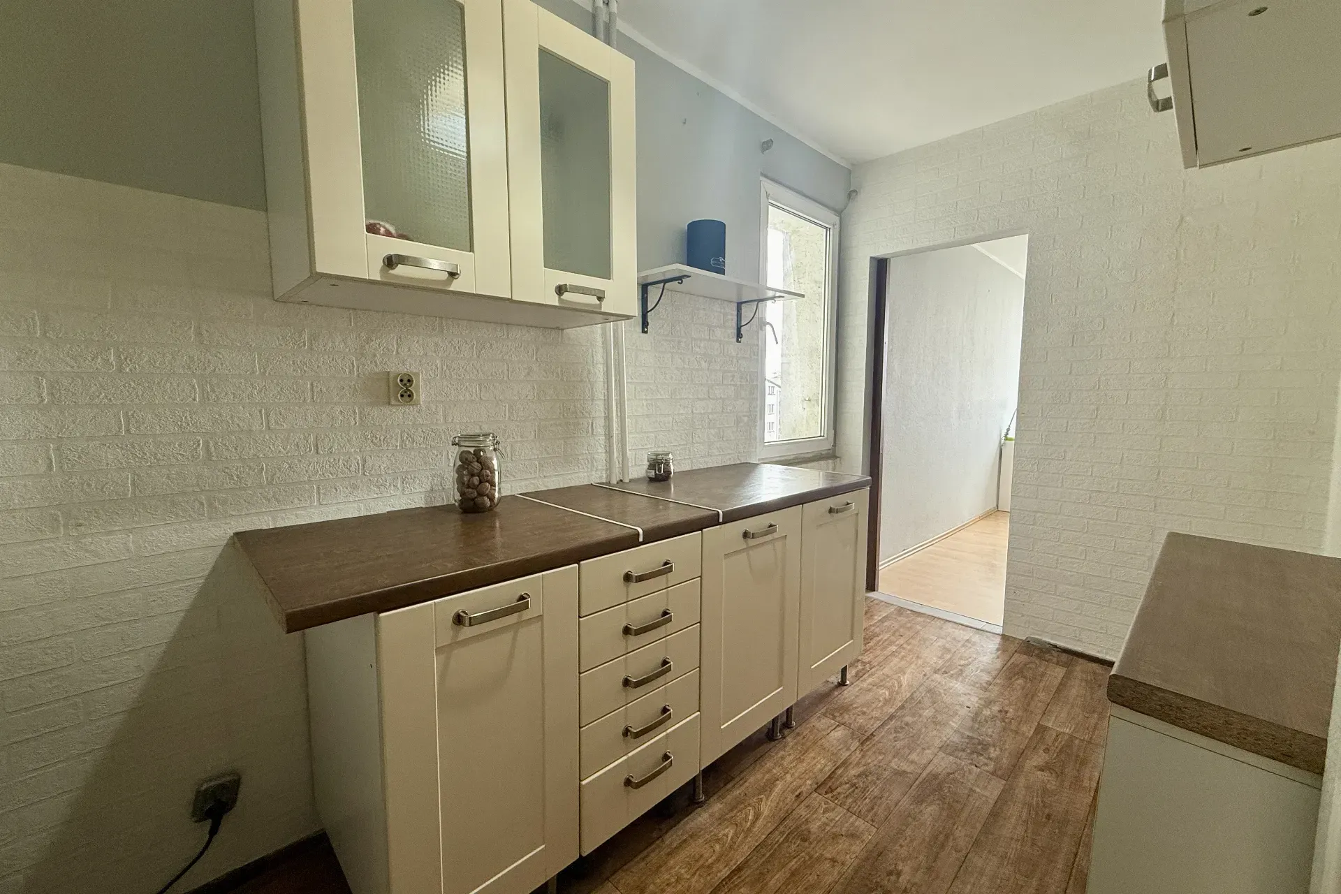 2 Pokoje Balkon CO miejskie do zamieszkania 2