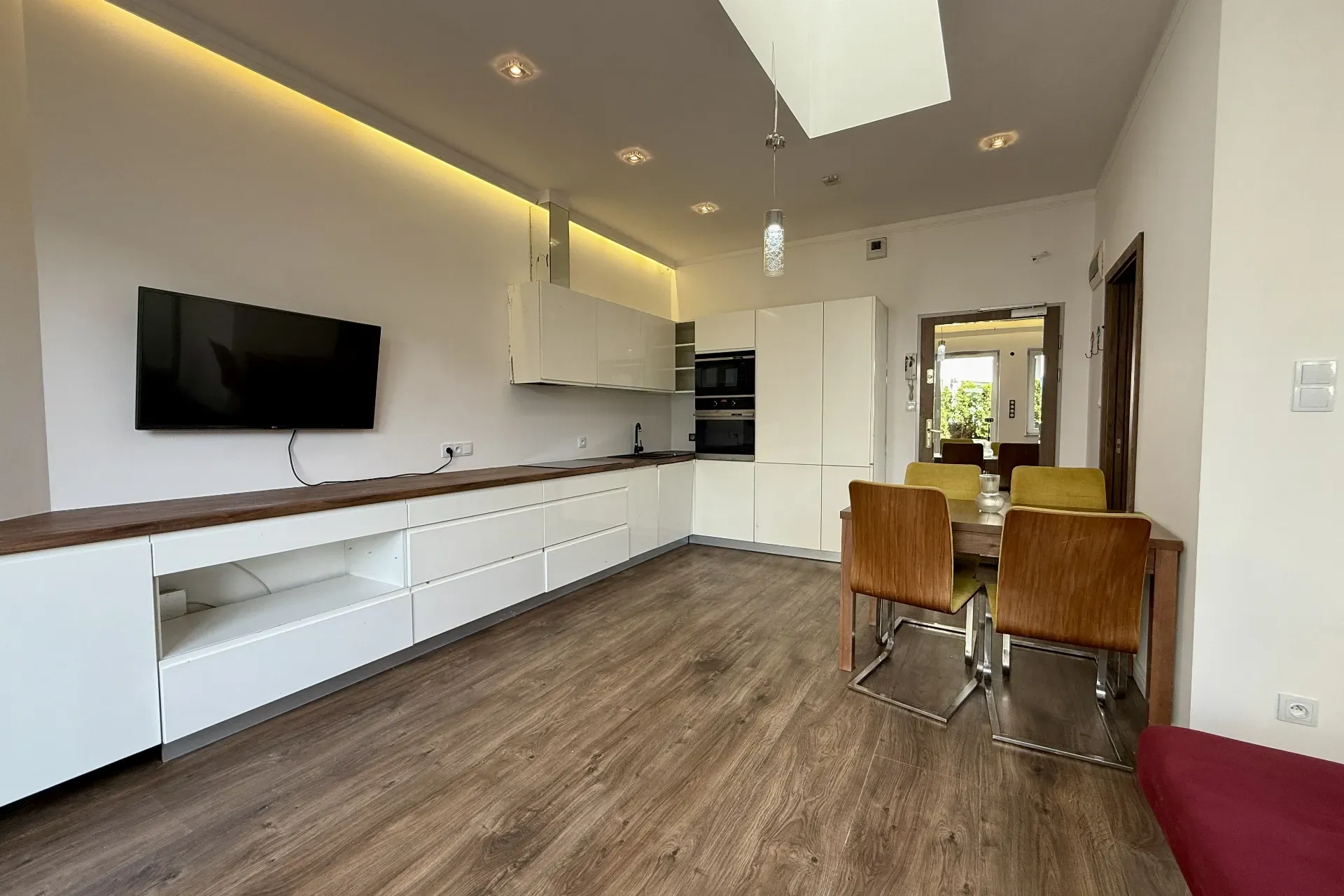 Tysiąclecia Kawalerka taras pełne wyposażenie 7