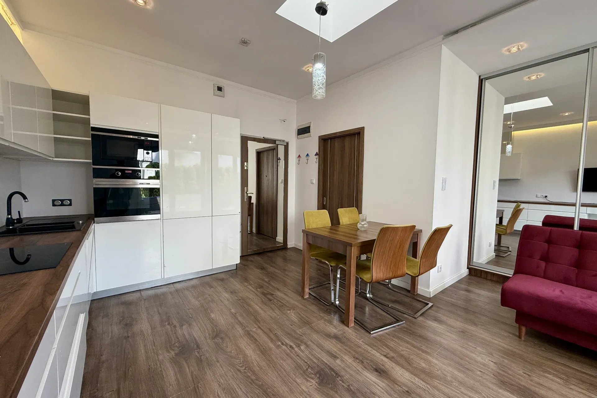 Tysiąclecia Kawalerka taras pełne wyposażenie 9