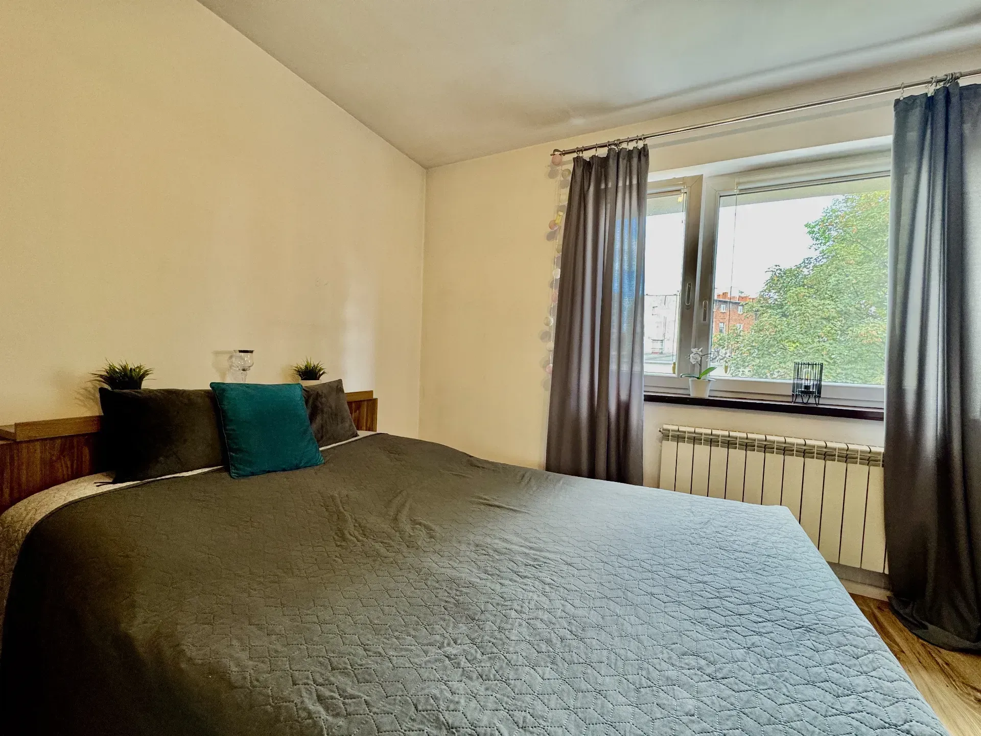 2 pokoje z miejscem parkingowym 12