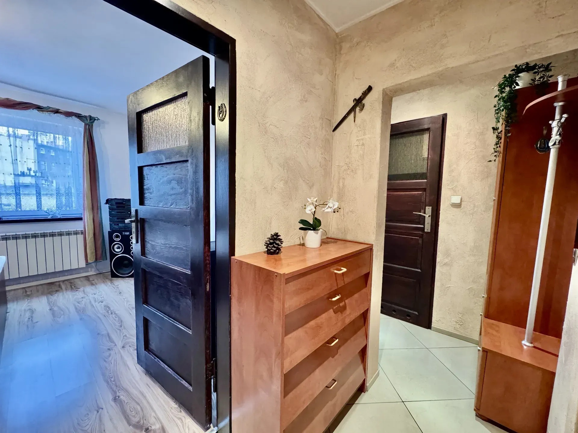 2 pokoje z miejscem parkingowym 15