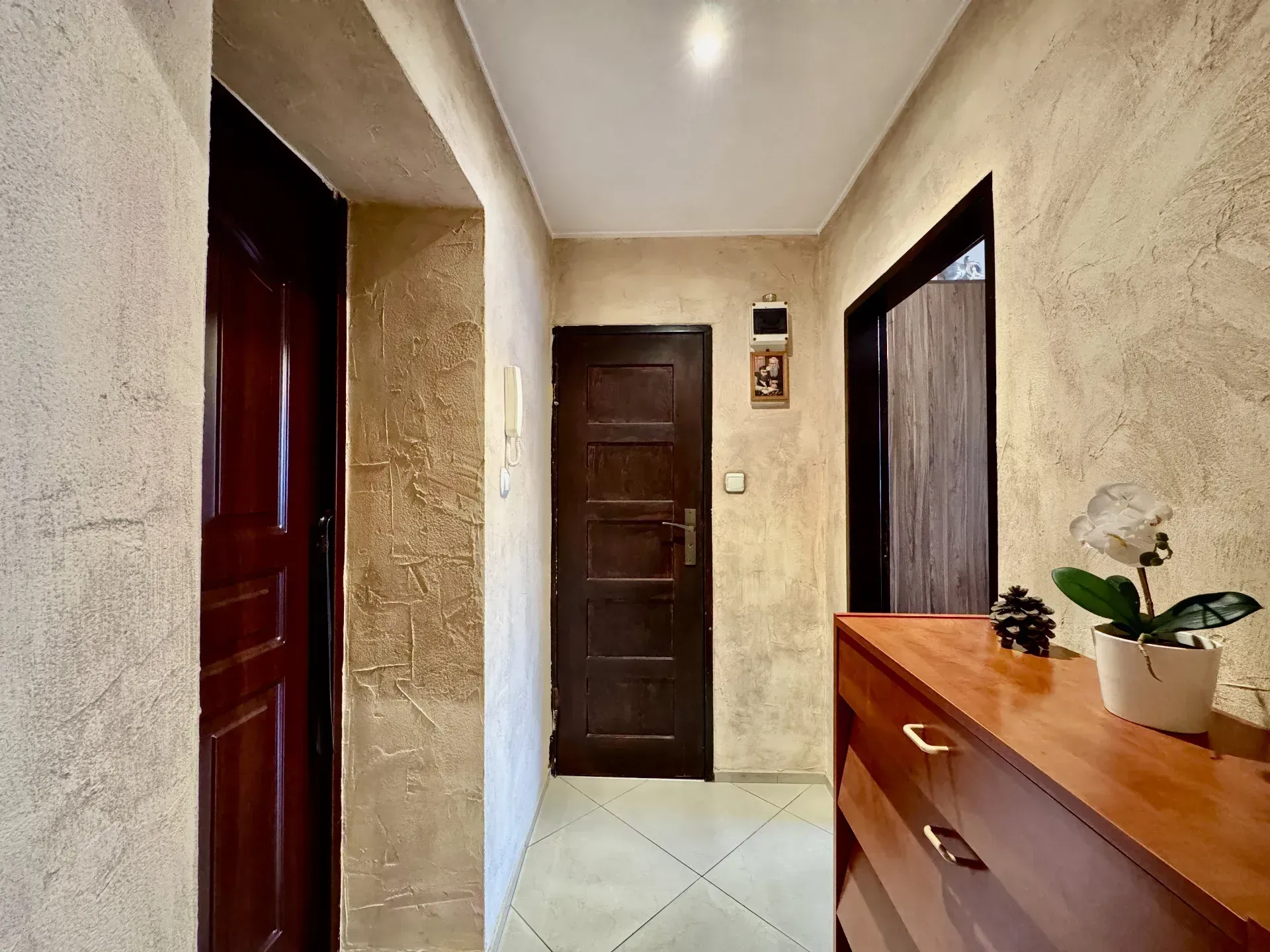 2 pokoje z miejscem parkingowym 16