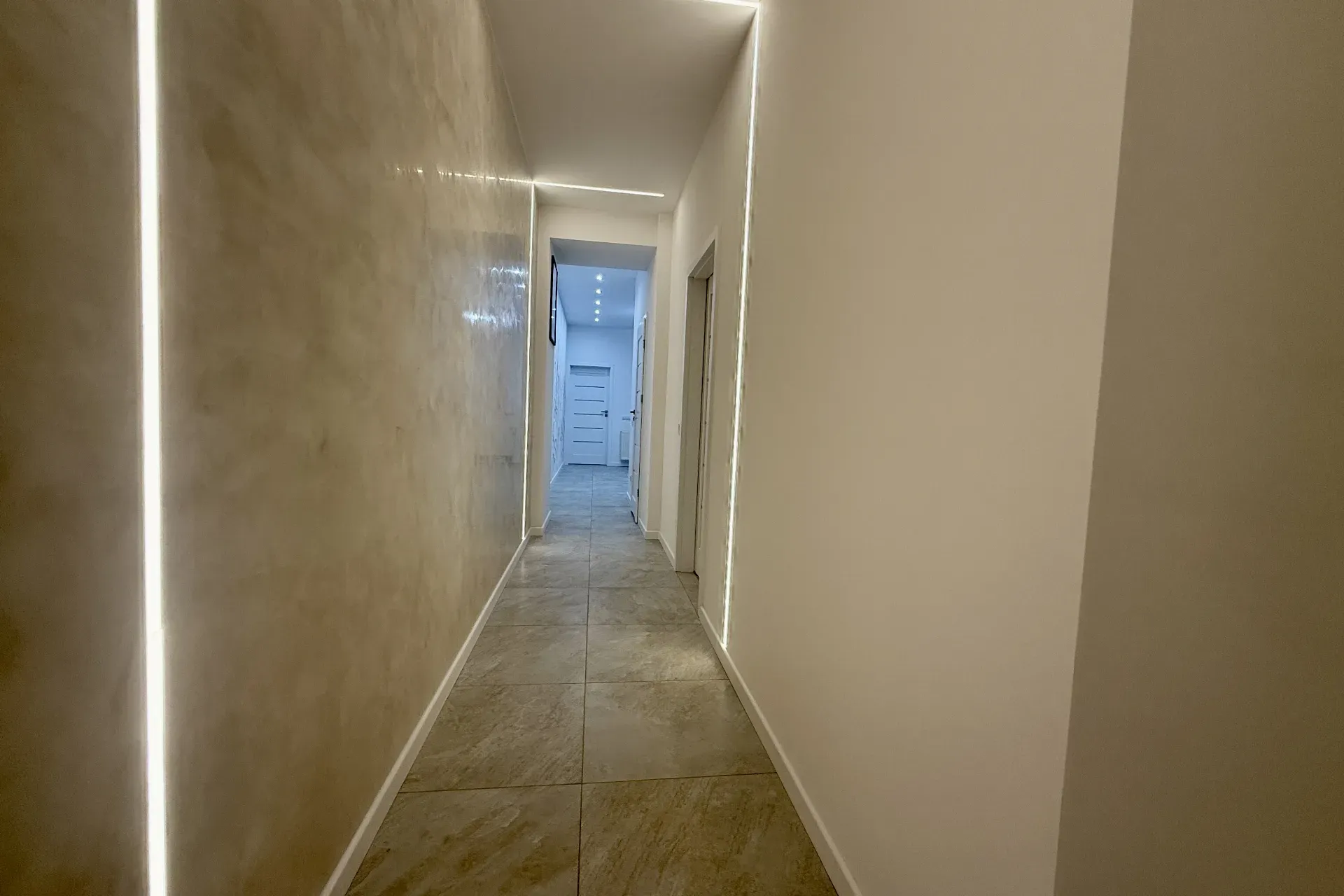 4 pokoje. Remont generalny. Wysoki standard! 6